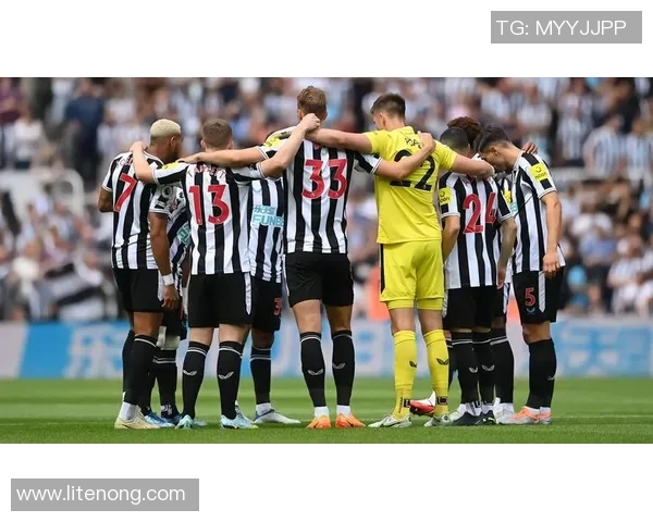 聚焦当代足球巨星成长轨迹与赛场传奇故事深度全景解析精彩瞬间集锦